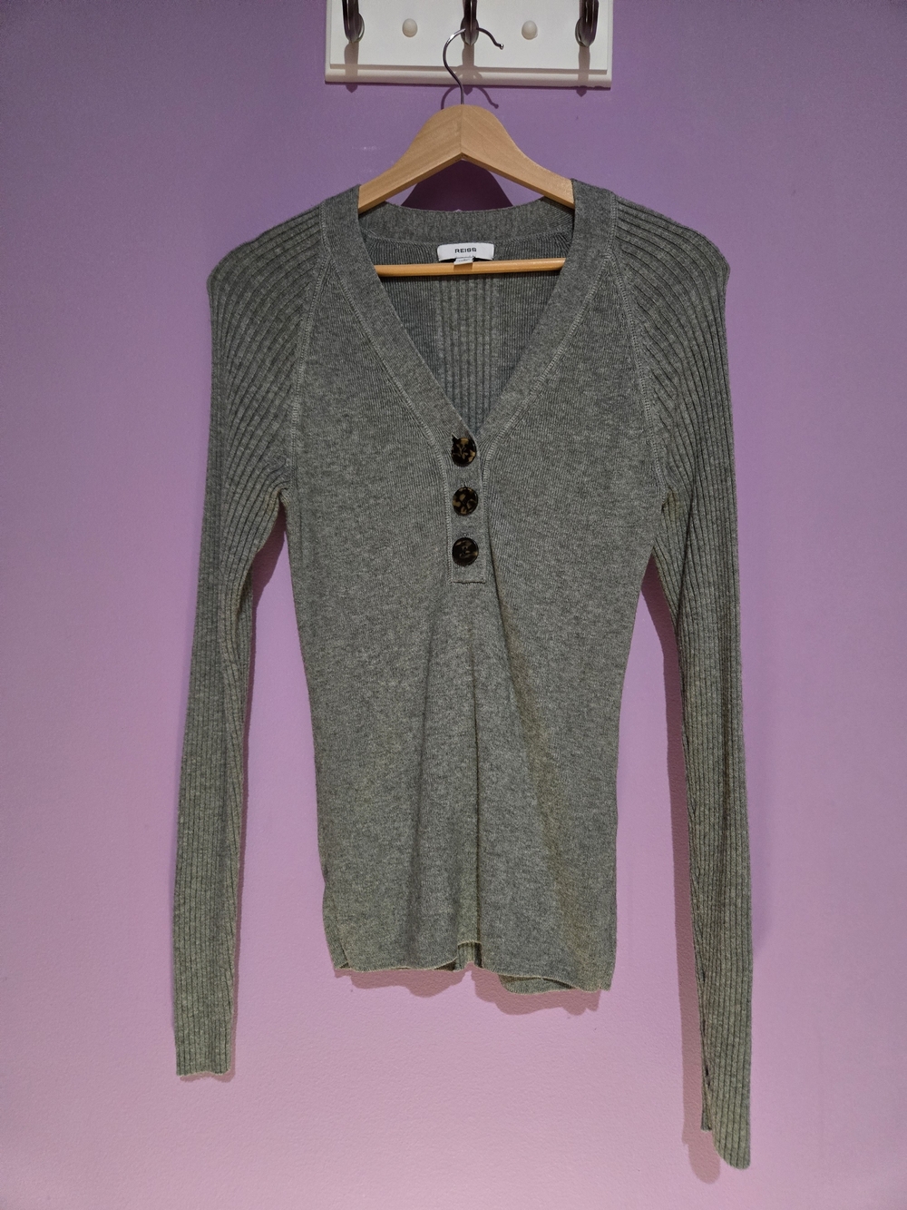 REISS V-Neck Fitted Rib Knit Design- Gray